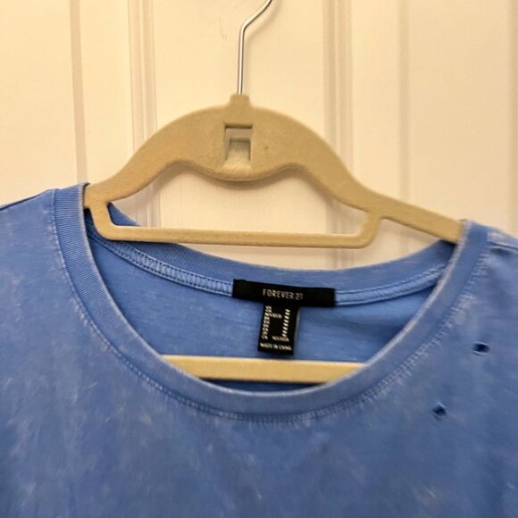 Forever 21 blue short sleeve distressed T-shirt - Picture 2 of 4